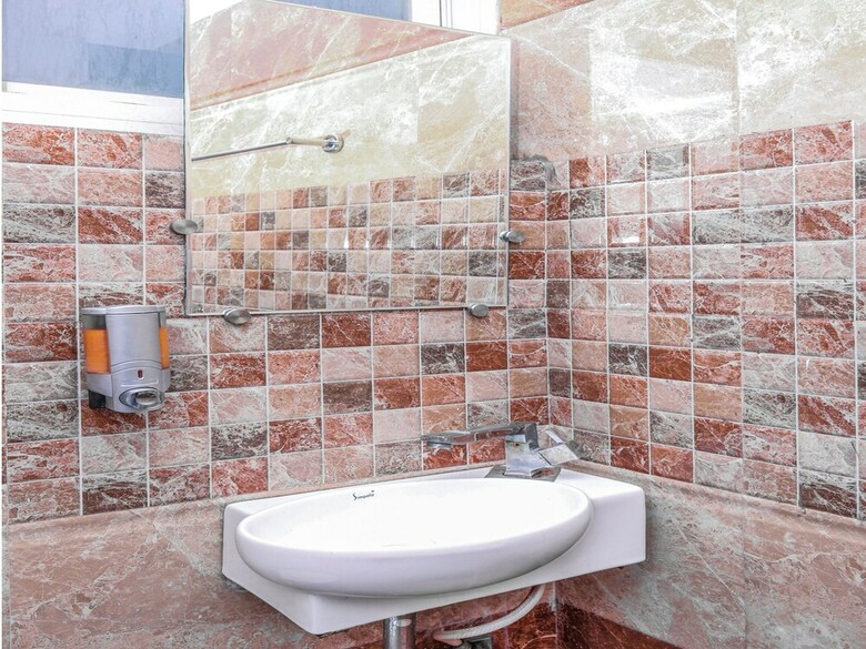 Oyo 15242 Hotel Rathi Palace