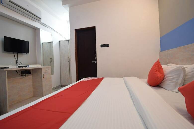 Oyo 18321 Hotel Royal Sanj