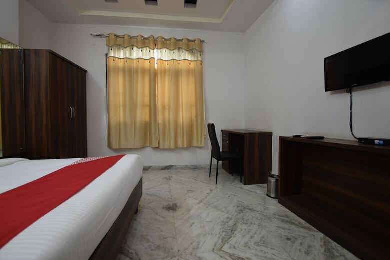 Oyo 18321 Hotel Royal Sanj