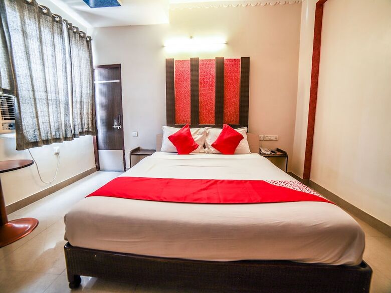 Oyo 14816 Hotel Omni