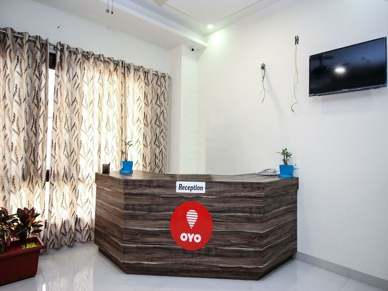 Oyo 17241 Hotel Mayra