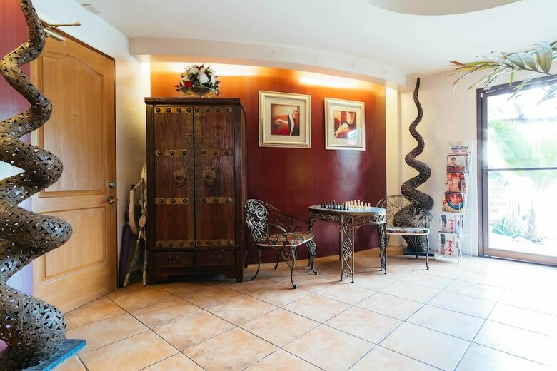Hotel Reddoorz Plus Near Abreeza Mall Davao