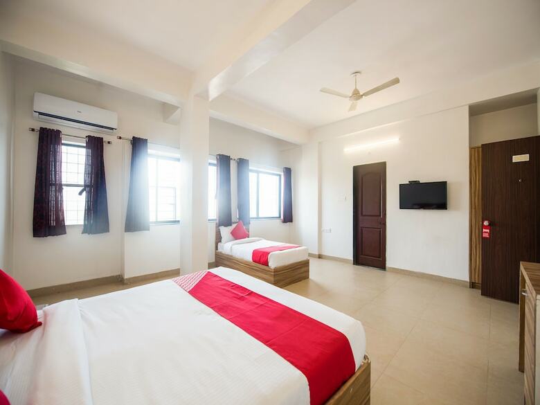 Hotel Oyo 13168 Primrose Regency