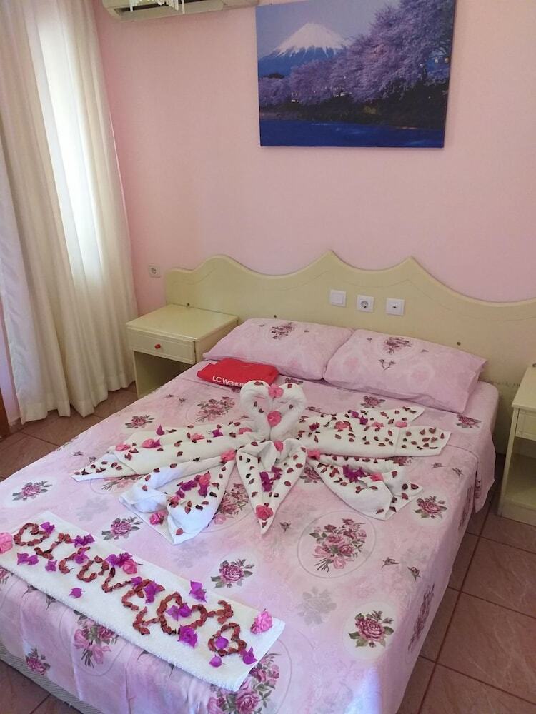 Lanova Hotel