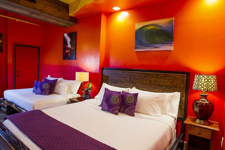 Nomads Hotel
