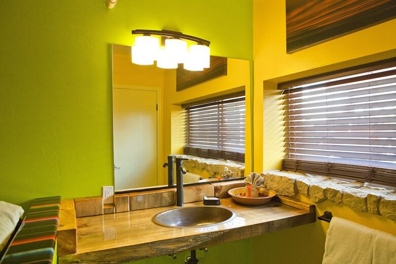 Nomads Hotel