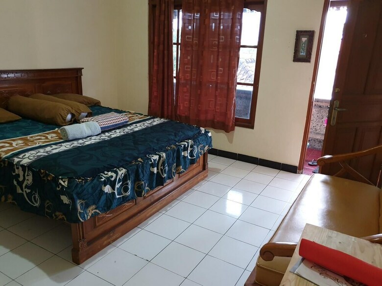 Hotel Rori Homestay