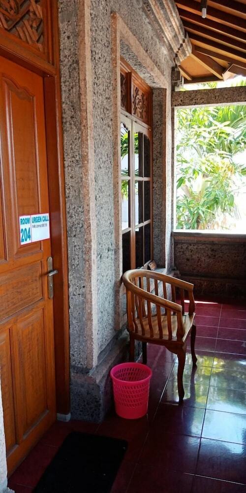 Hotel Rori Homestay