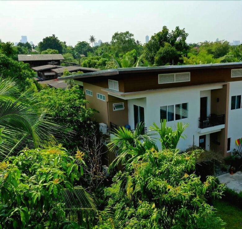 Hotel Baan Klangsuan Bang Korbua