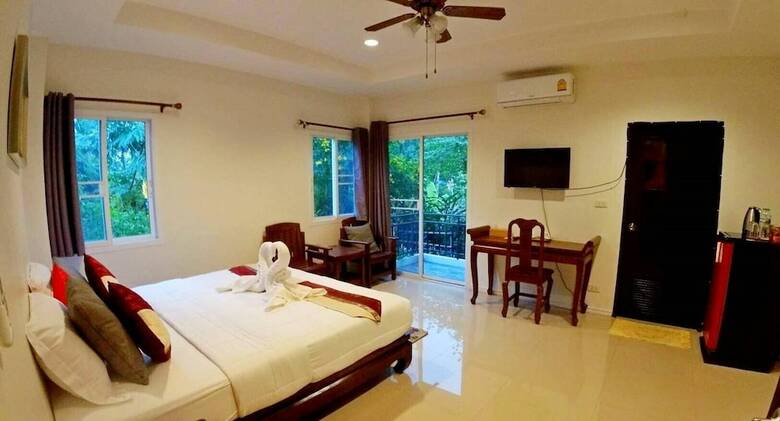 Hotel Baan Klangsuan Bang Korbua