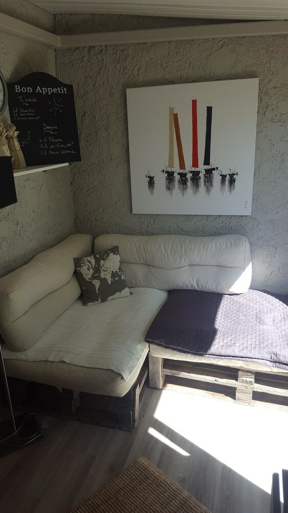 Bed & Breakfast Le May Du Pan - Chambre D'h�te