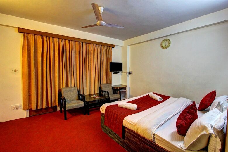 Bed & Breakfast Hotel Monarch Residency