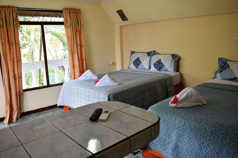 Hotel Quepos Para�so