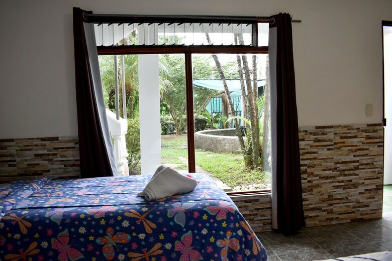 Hotel Quepos Para�so