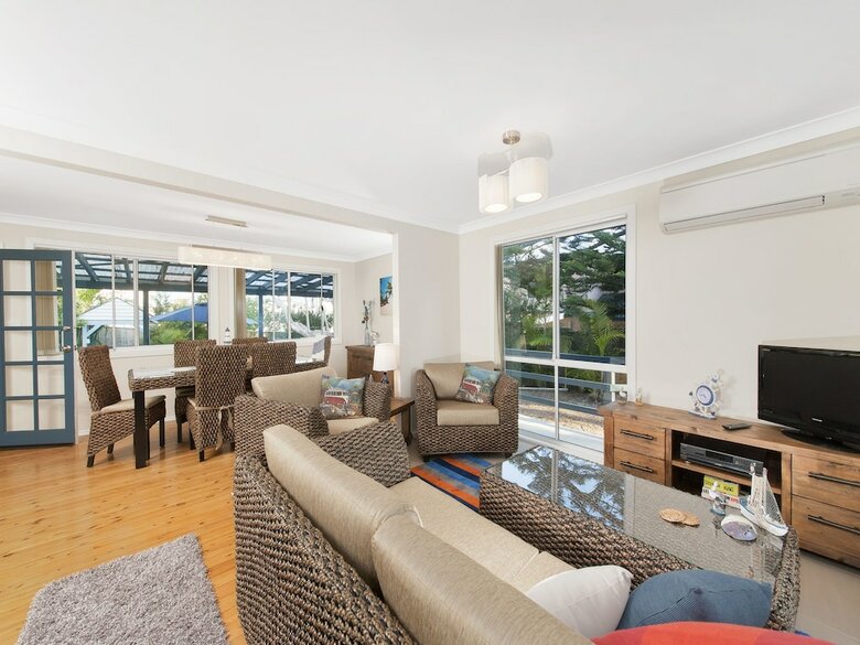 Pine Cottage, 5a Nelson Street