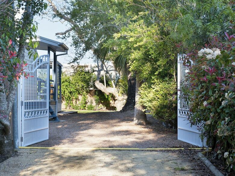 Pine Cottage, 5a Nelson Street