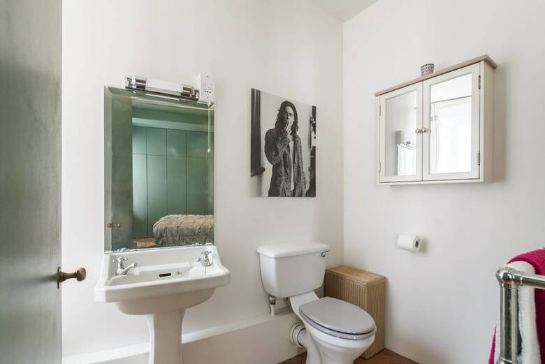 Catching Unique 1 Bedroom Apartment