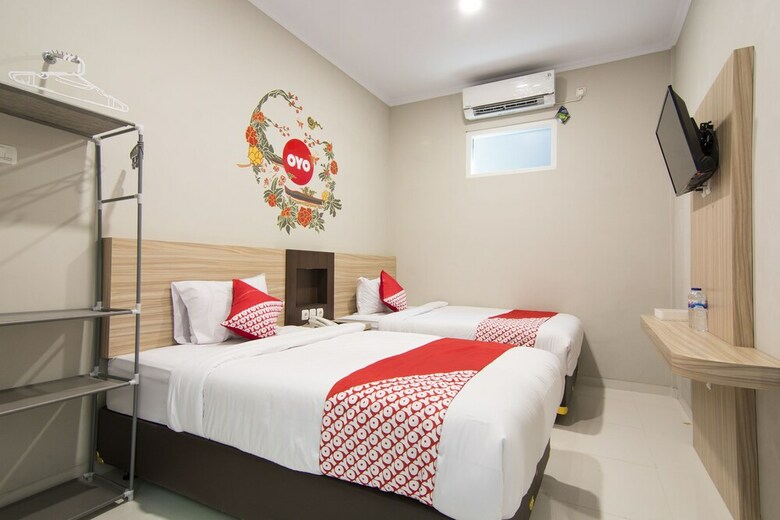 Hostal Oyo 114 Plemburan Residence