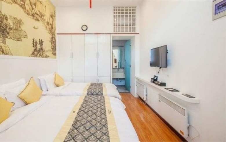 Great Wall Village Story Hotel