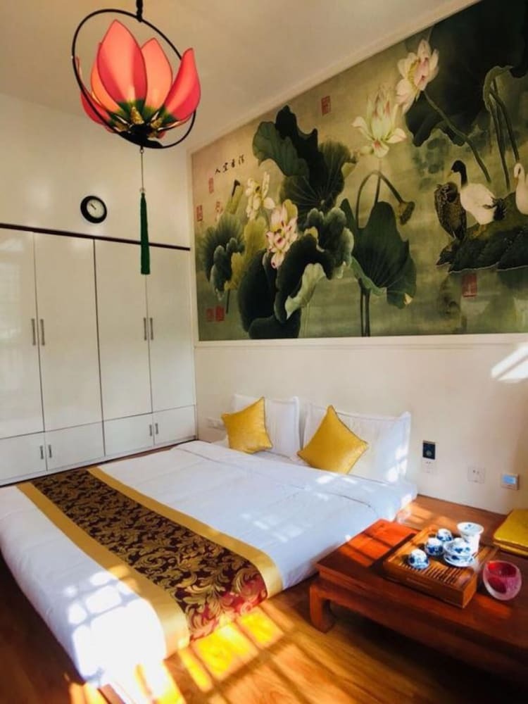 Great Wall Village Story Hotel