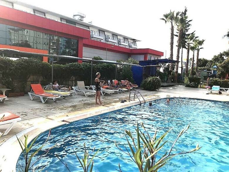 Happy Beach Hotel