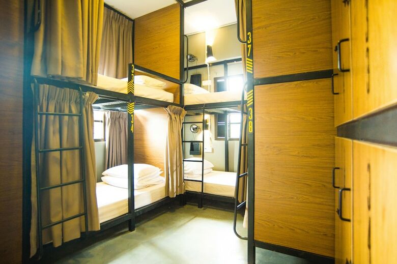 Hostal Traveller Bunker Hostel 1