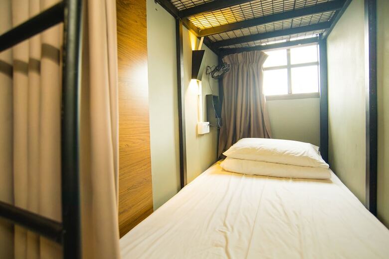 Hostal Traveller Bunker Hostel 1