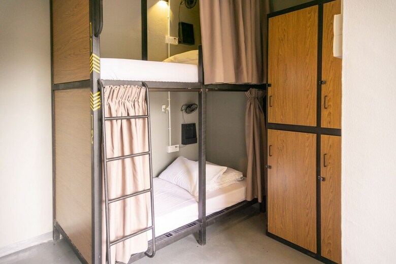 Hostal Traveller Bunker Hostel 1