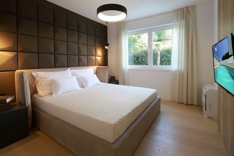 Designed Apartment With Swimming Pool