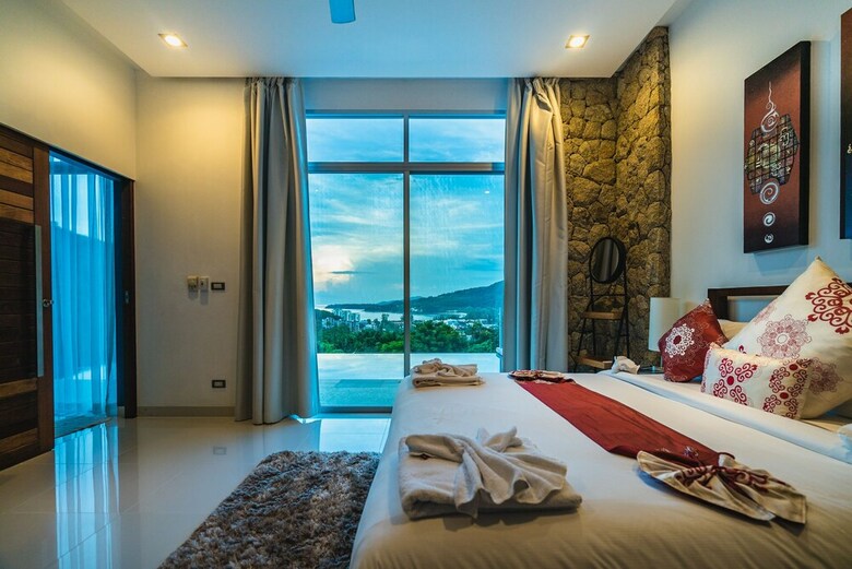 Parinda Villa In Naka Hills