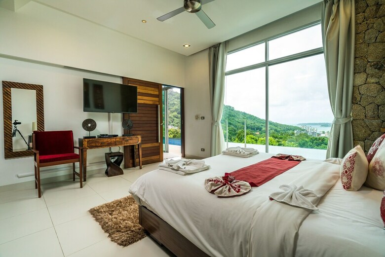 Parinda Villa In Naka Hills