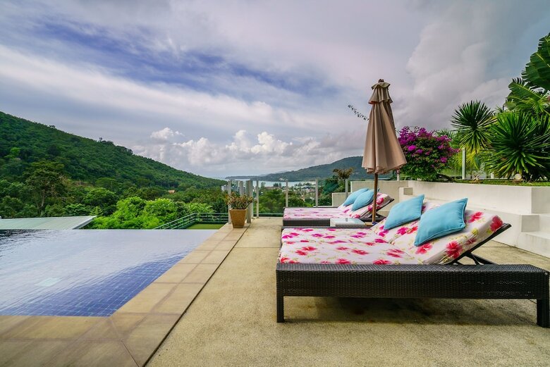 Parinda Villa In Naka Hills