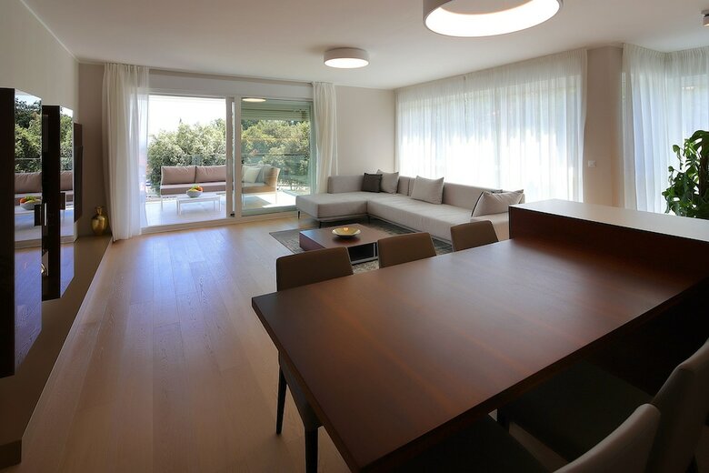 Stylish Apartment 100m From The Beach
