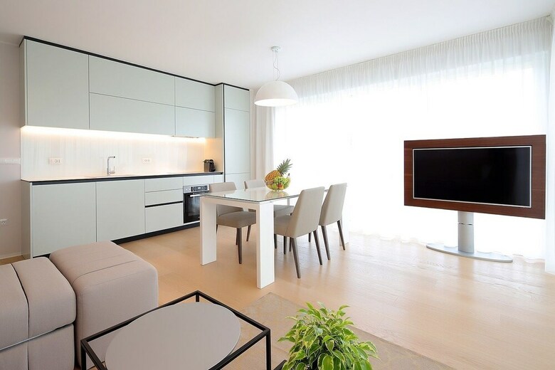 Stylish Apartment 100m From The Beach