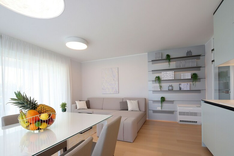 Stylish Apartment 100m From The Beach
