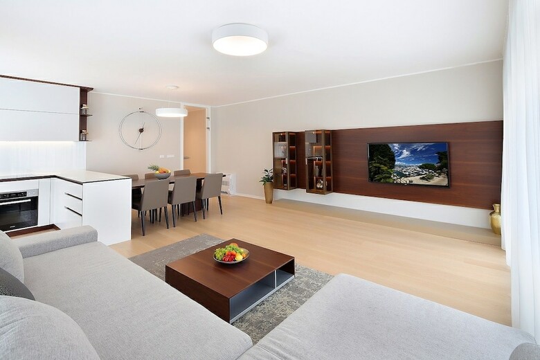 Stylish Apartment 100m From The Beach