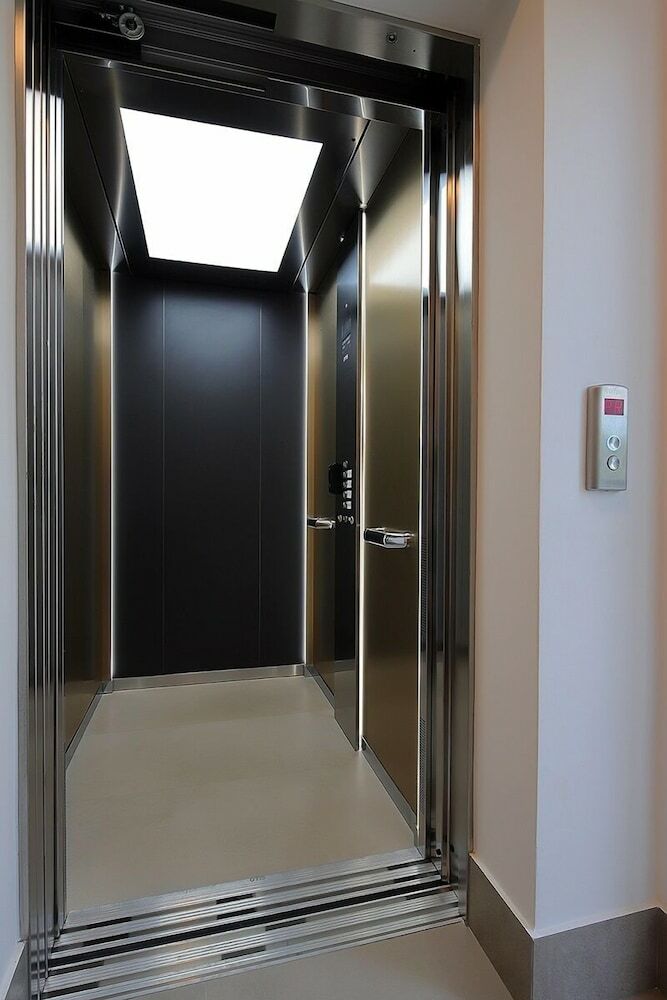 Stylish Apartment 100m From The Beach