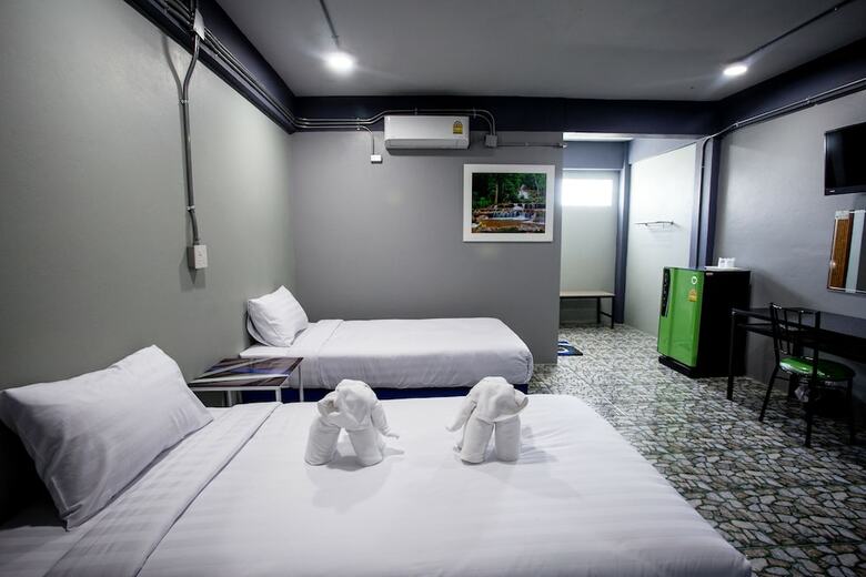 Baan Chang Hotel & Coffee House
