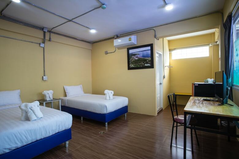 Baan Chang Hotel & Coffee House
