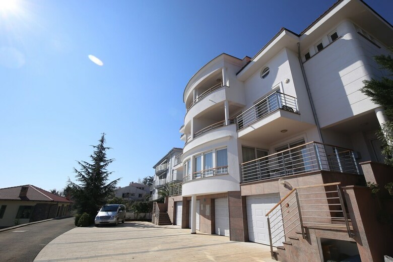 New Luxury Apartments