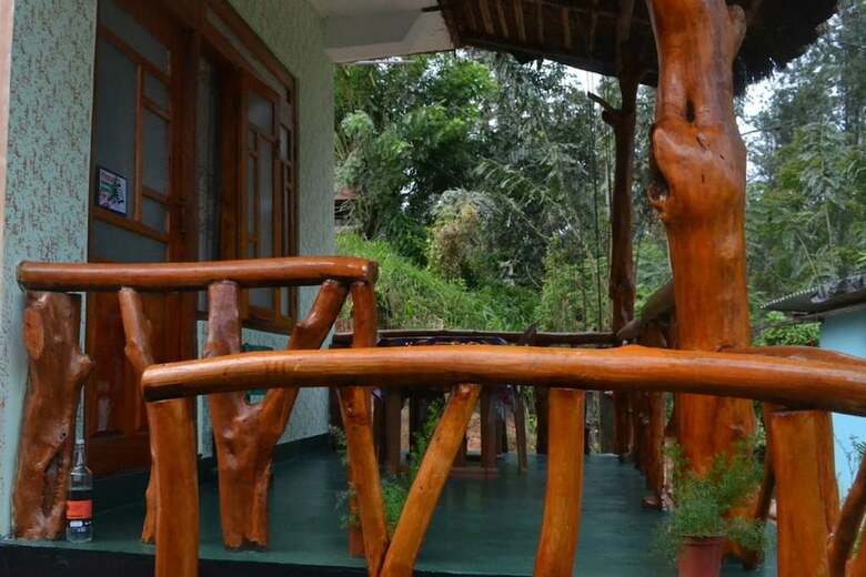 Hotel Pine Village Home Stay