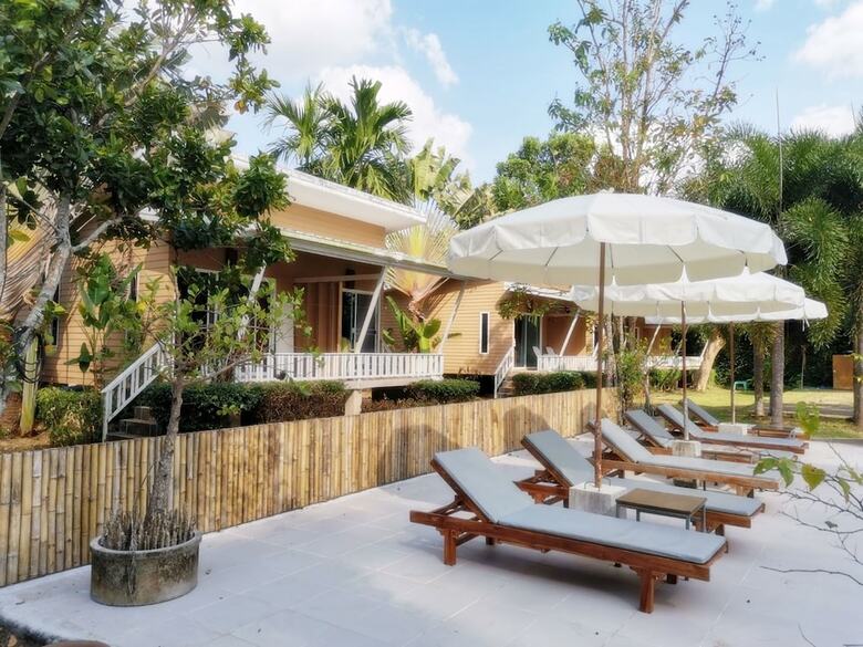 Hotel Villa Cha-cha Krabi Beachfront Resort