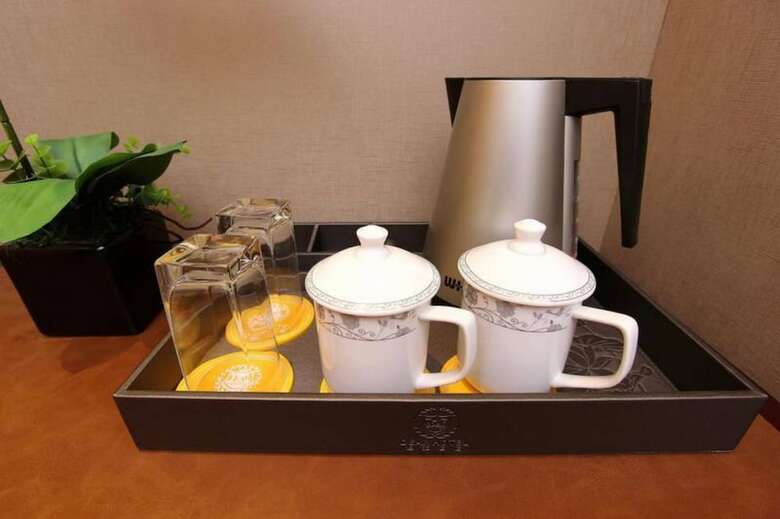 Dear Hotel