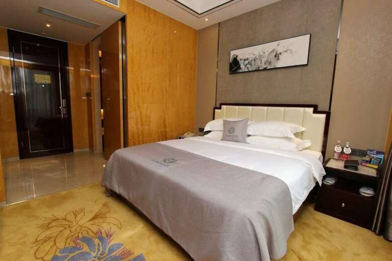 Dear Hotel