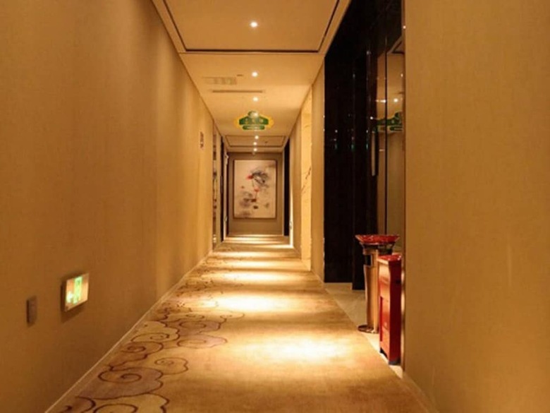 Dear Hotel