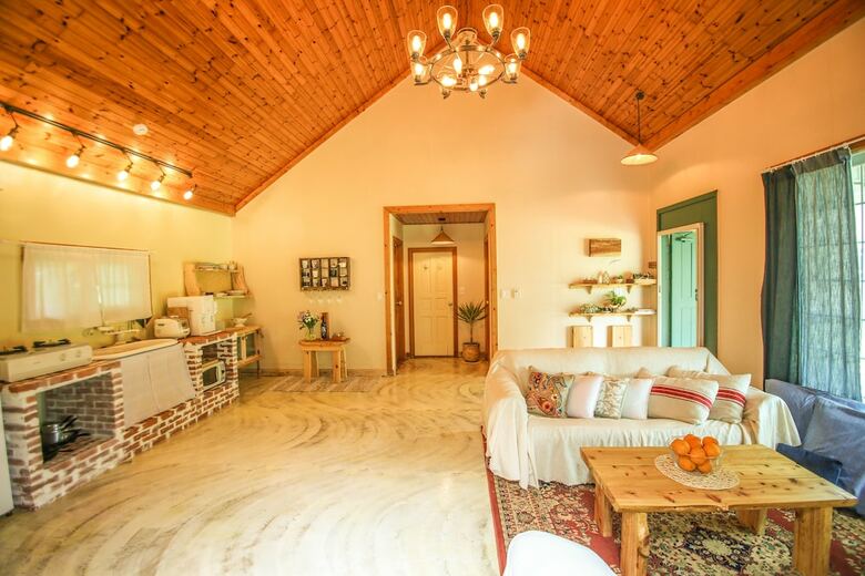 Pension Ddolnaemi House