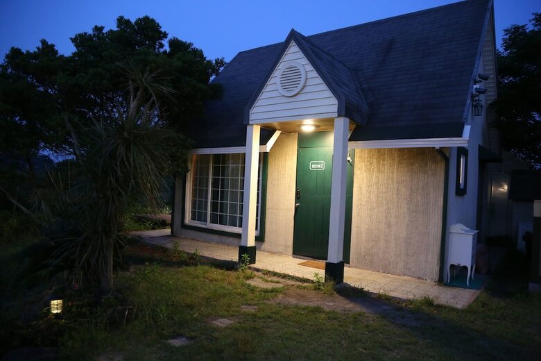 Pension Ddolnaemi House