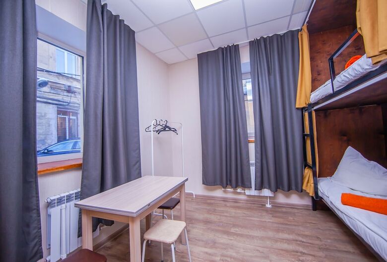Hostal Proloft Hotel & Hostel