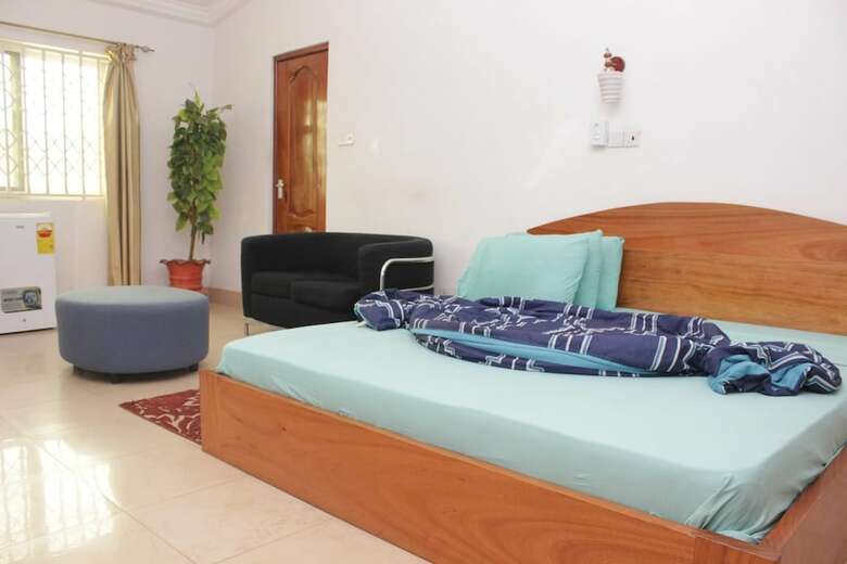 Boy Boison Elite Hotel