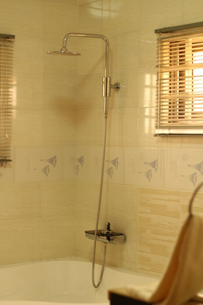 Hotel Platinum Court